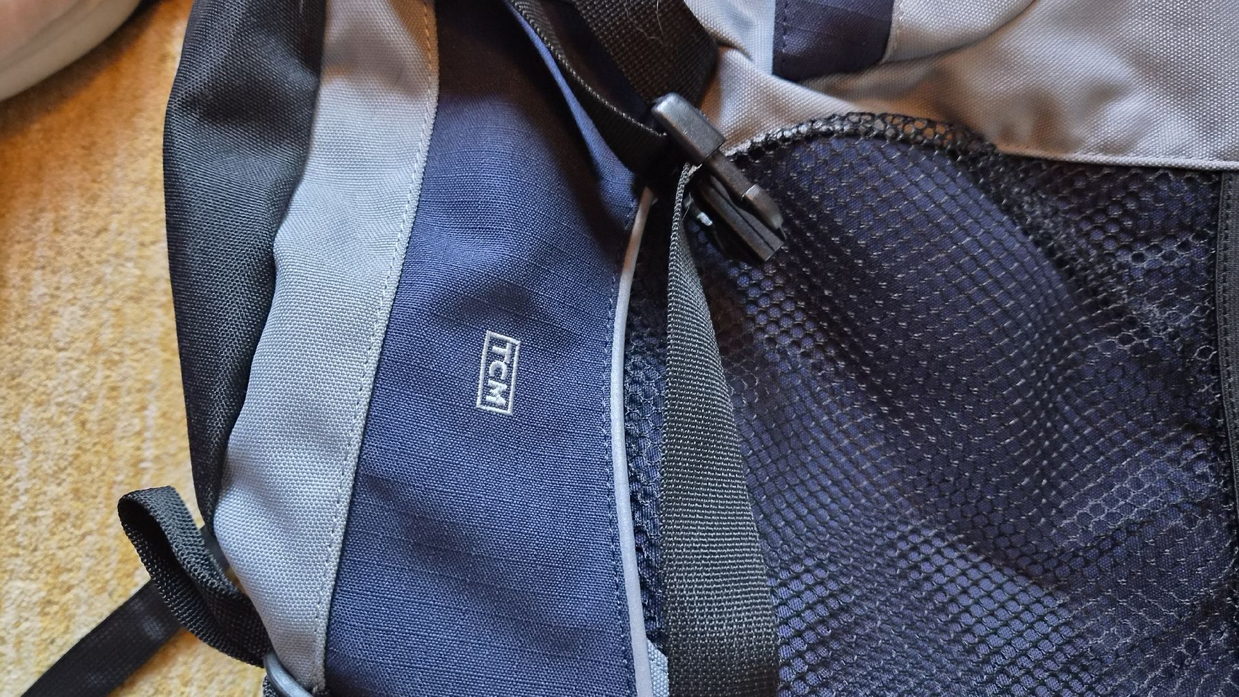 Zaini: Wanderrucksack TCM blau grau mit Netzfach  – Usato da Kölliken venduto da MissesBossTop1 1