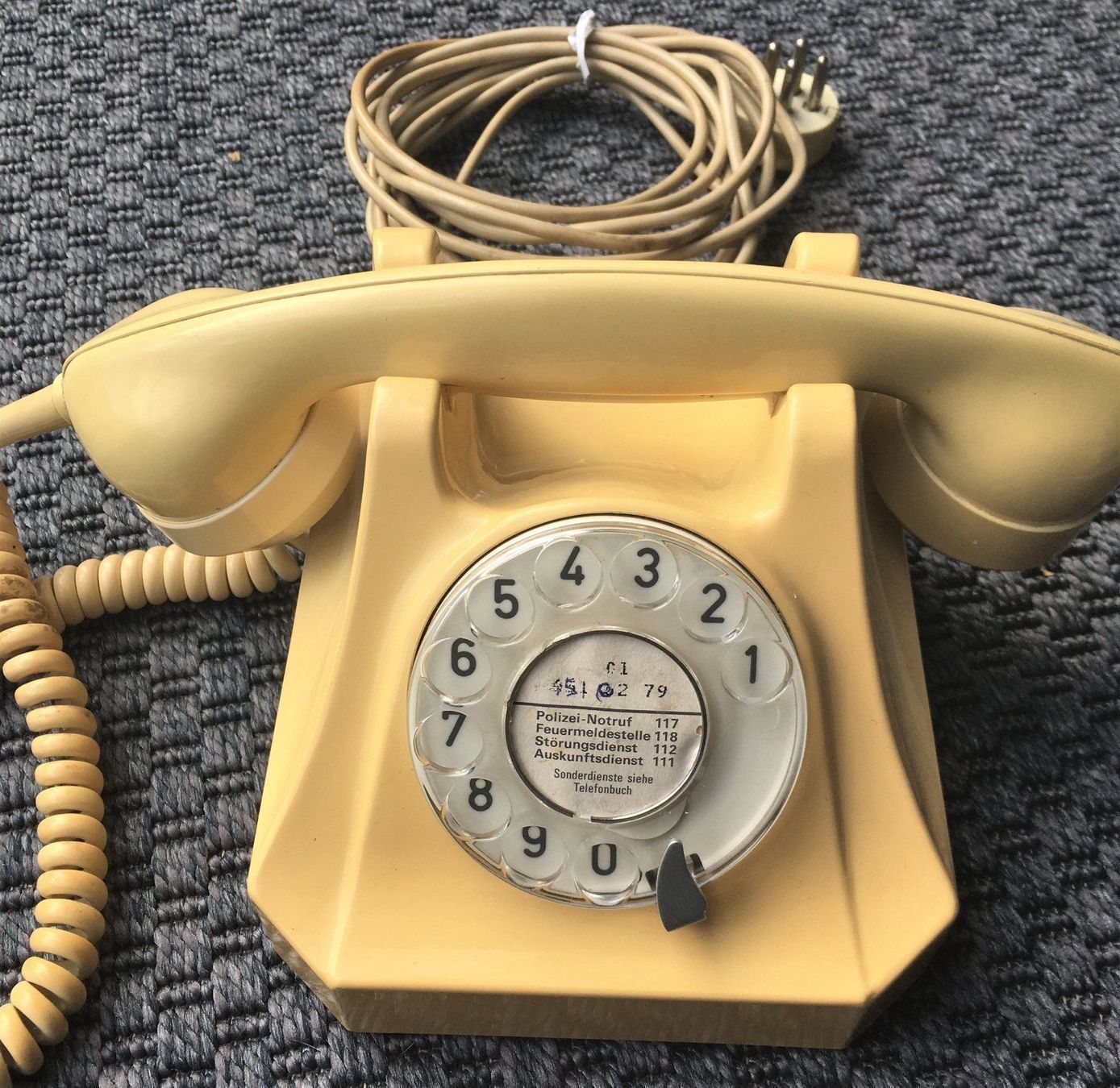 Swisscom Telefoni: Altes Tischtelefon Model 50 Cremefarbig – Usato da Zürich venduto da baracuda8048 4