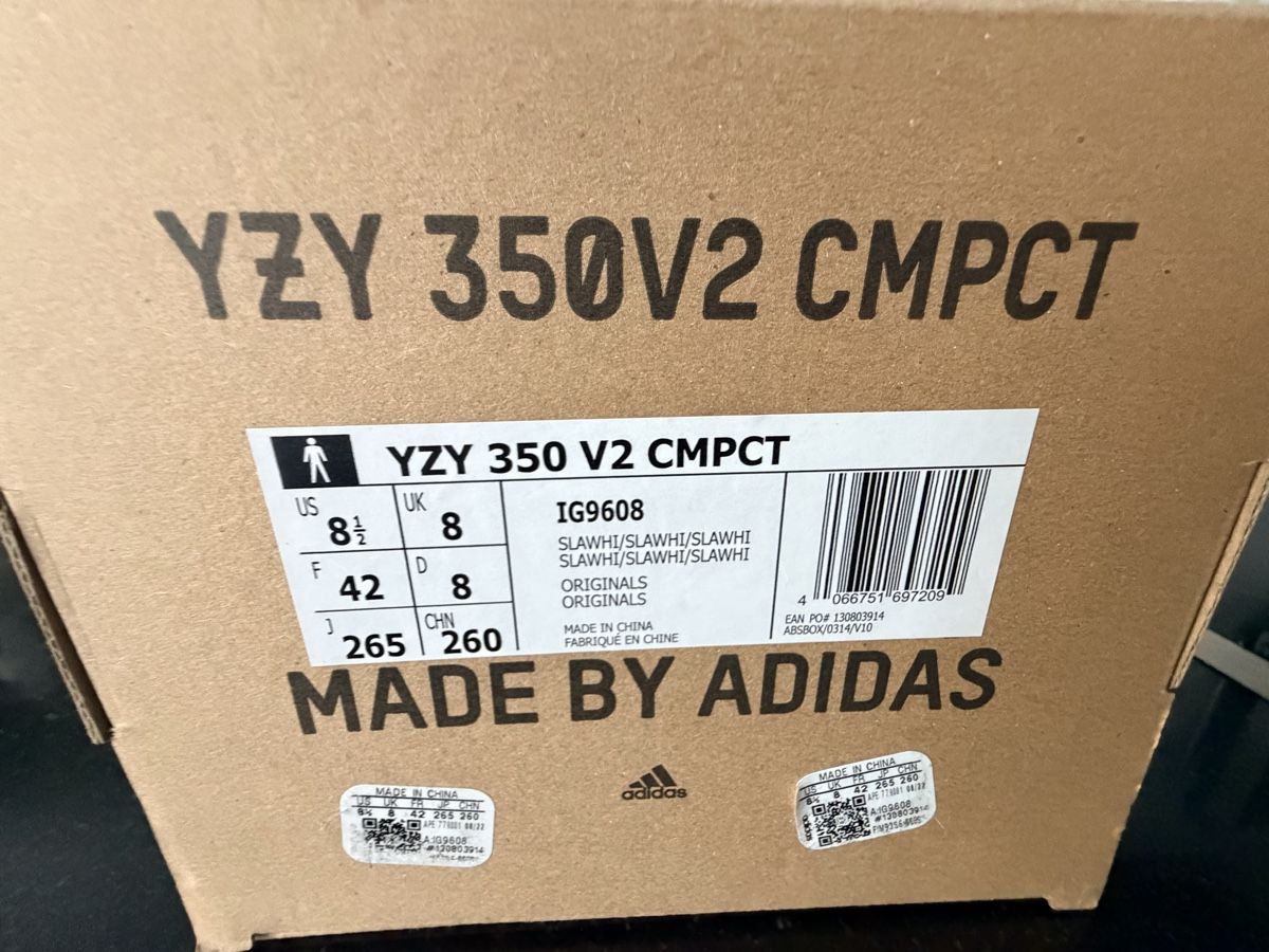 Adidas Herrenschuhe: Adidas Yeezy 350 V2 CMPCT Slate Panda - Size 42 – Gebraucht aus Langenthal von SBKK98 4