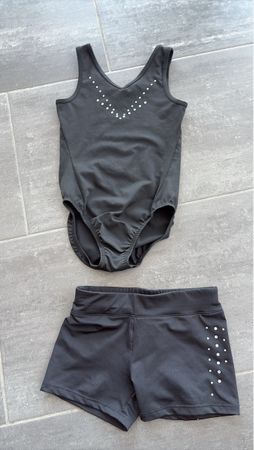 Turnanzug mit Shorts schwarz Strass wie neu