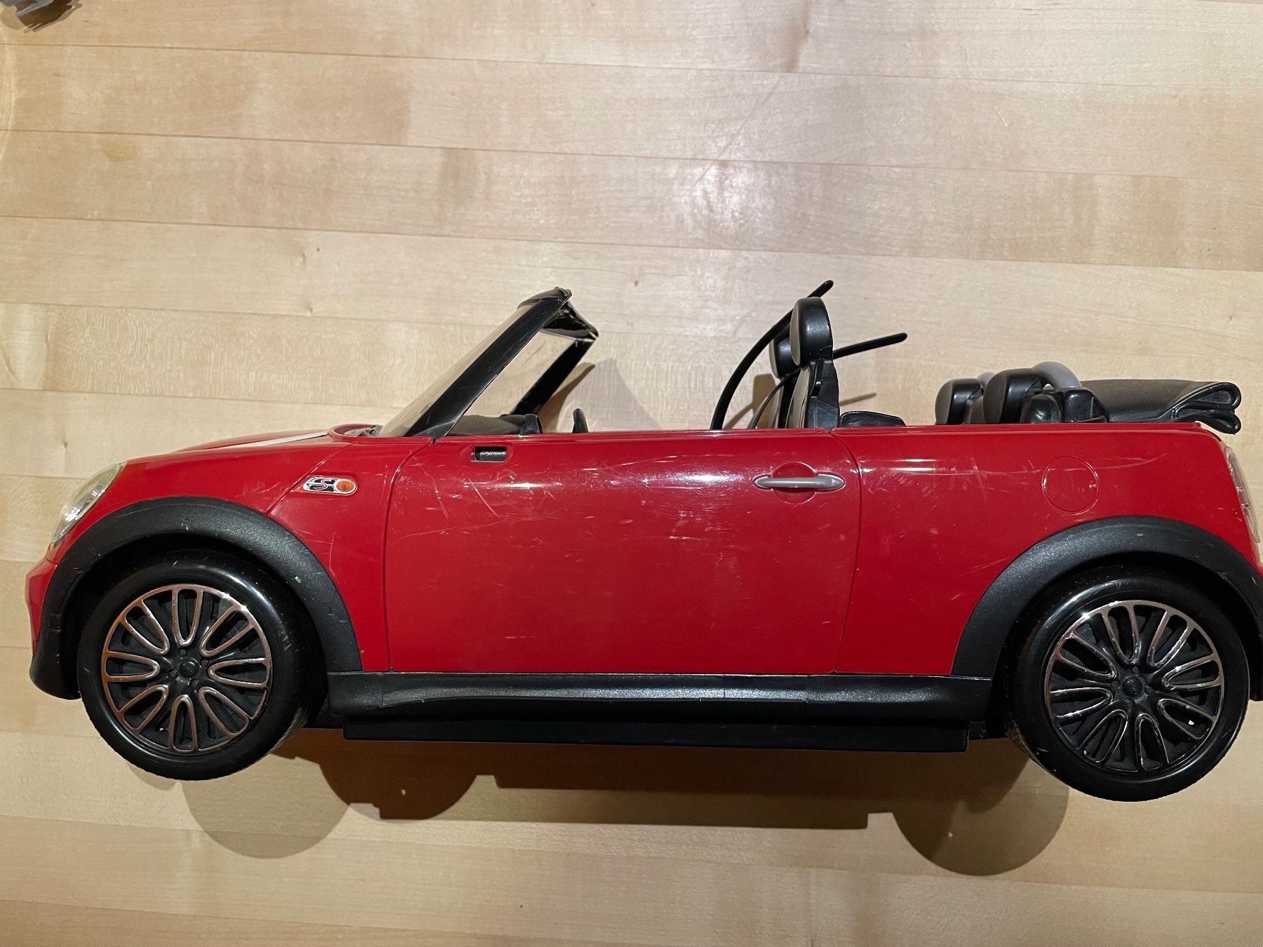 Giocattoli: Barbie und Ken mit Auto Mini Cooper S Cabrio – Usato da Bachenbülach venduto da bri_8sws 6