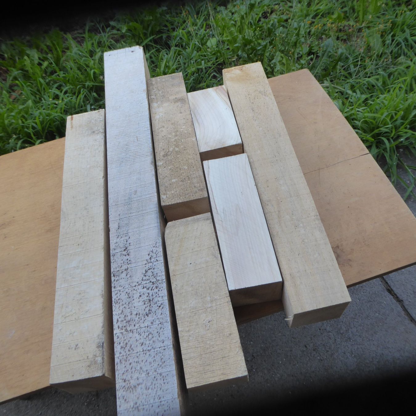 Articoli in legno: Drechslerholz 8 mal 8 cm – Nuovo (secondo la descrizione) da Sumiswald venduto da Hennri1 2