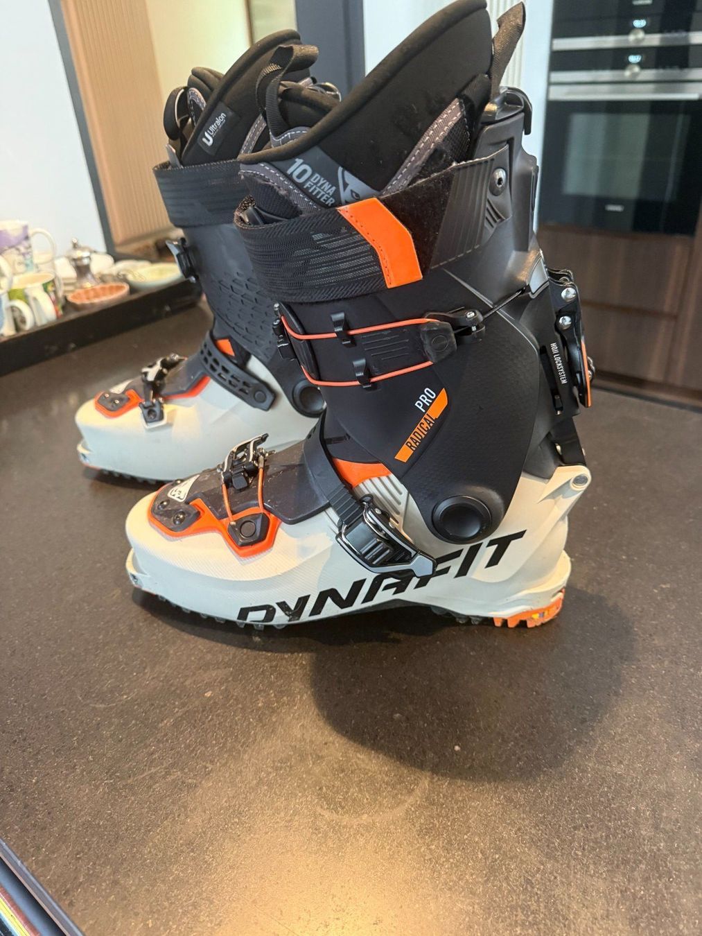 Dynafit Chaussures hommes: Skitourenschuhe Dynafit – D'occasion à Uetikon am See par DTwerenbold