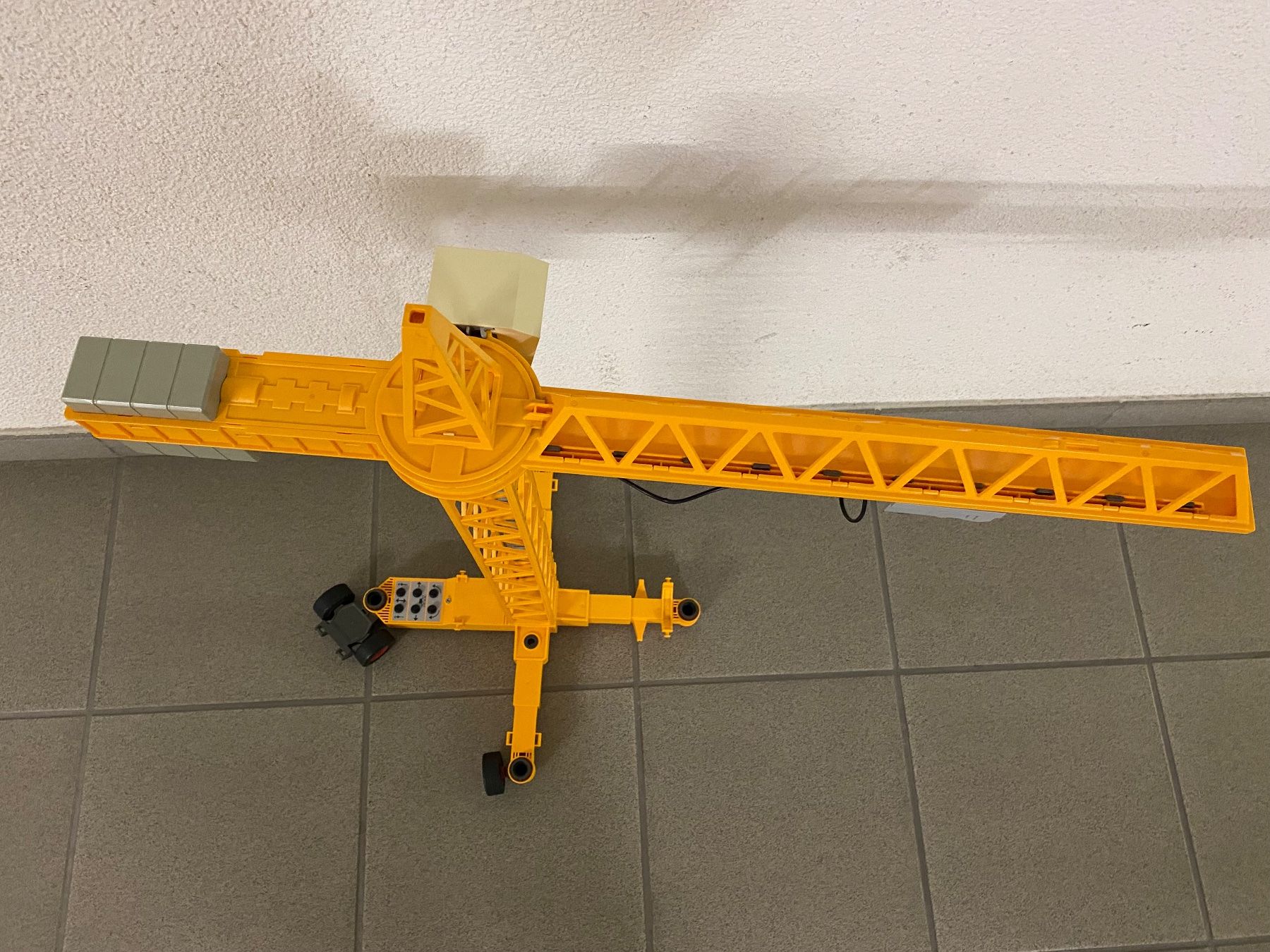 Kräne: Modellkran gelb – Gebraucht aus Eschlikon TG von RamonaSt 4