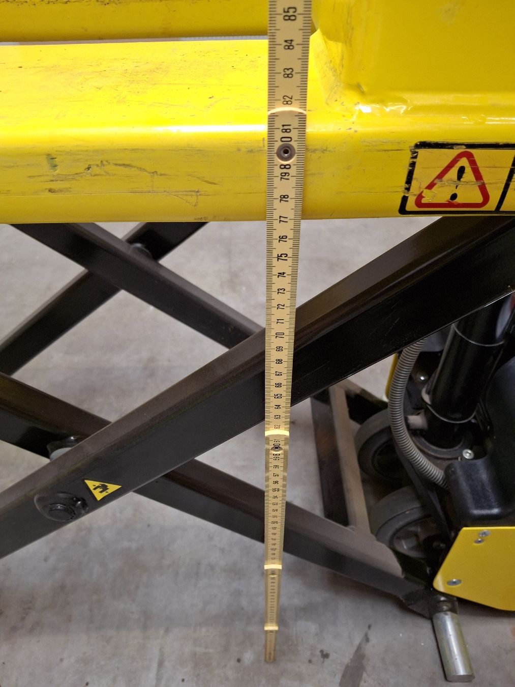 Carrelli elevatori e a forche: Scheren-Hubwagen – Usato da Walde AG venduto da franzine 4