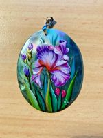 Anhänger aus Perle mit Blumenmotiv