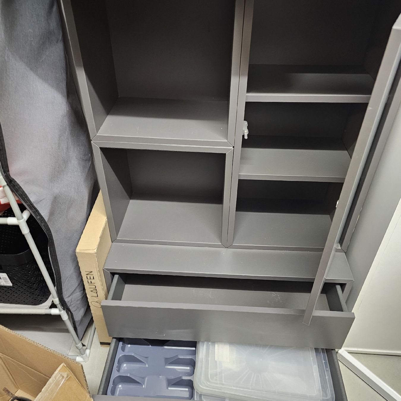 Armadi: Grauer Badezimmerschrank oder Büro mit Schubladen, Top Zusta – Usato da Nesselnbach venduto da caty.fr 1