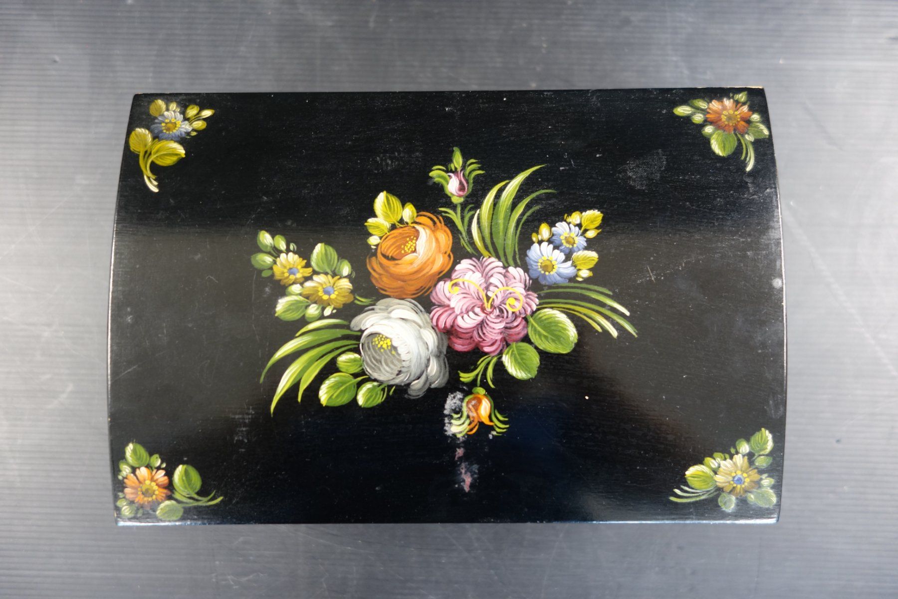 Cassapanche: Holzschatulle mit handgemalter Blumenmalerei – Usato da Basel venduto da bk_brockibasel 2