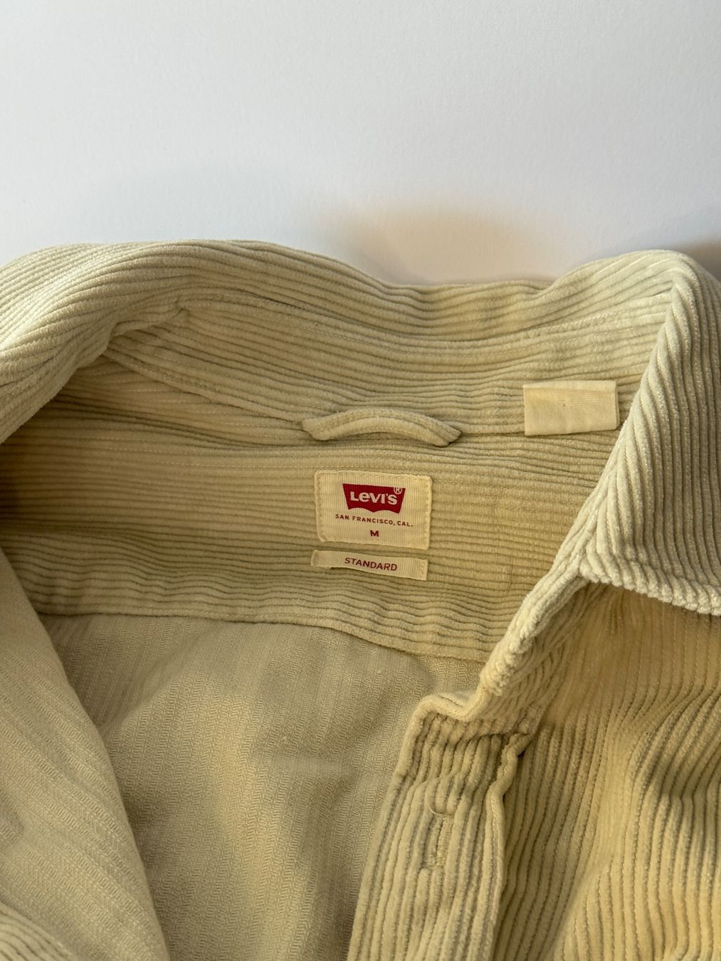 Levi's Camicie: Levi's Cordhemd beige Grösse M neu – Nuovo (secondo la descrizione) da Thun venduto da lie.sa 2