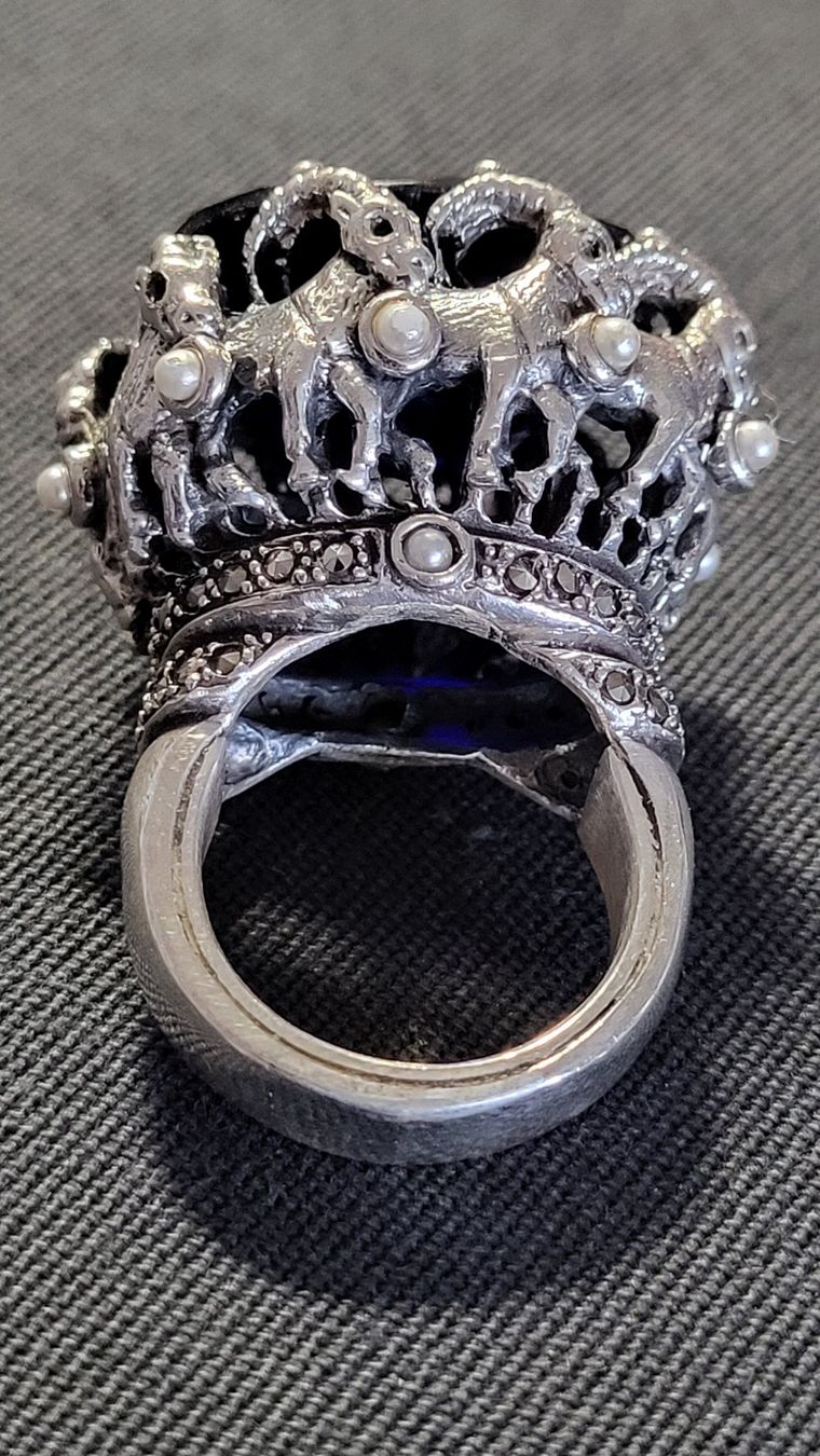 Ringe: Mega Designerring mit Steinböcken – Gebraucht aus Basel von spinne02 1