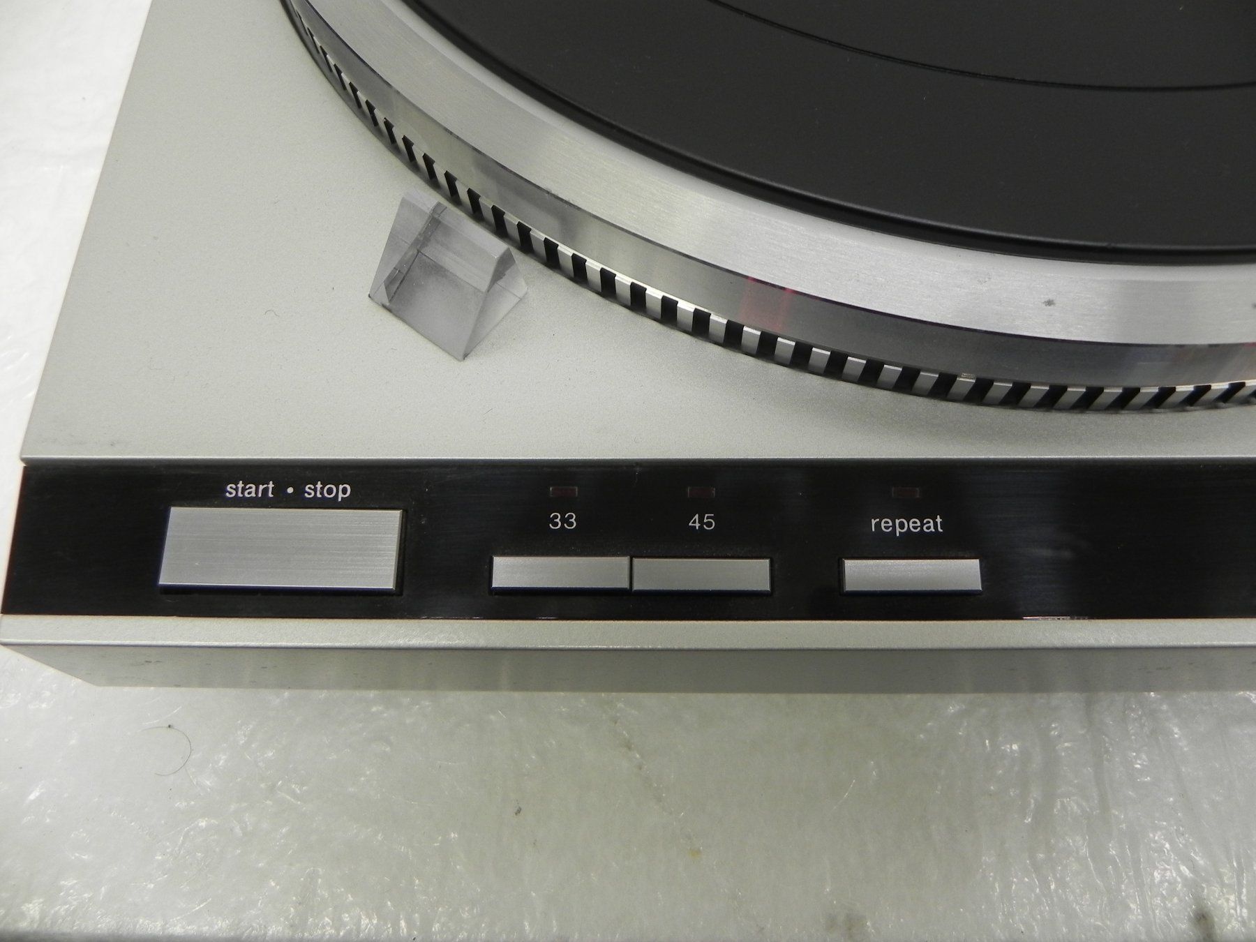 Technics Plattenspieler: Technics SL - Q33 ein hochwertiger Plattenspieler – Gebraucht aus Basel von Life-Style-Art 4