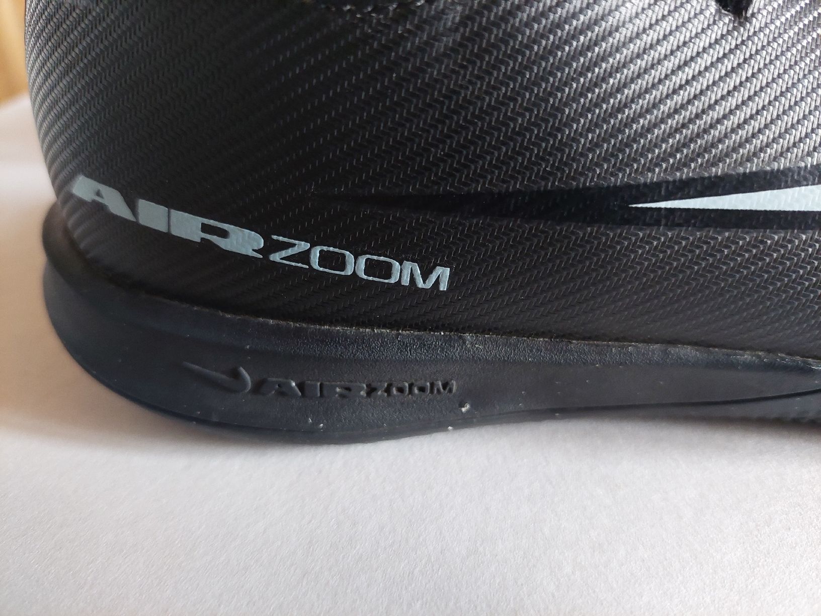 Nike Herrenschuhe: Hallenturnschuh Nike 37.5  – Gebraucht aus Gerolfingen von Barnie540 2