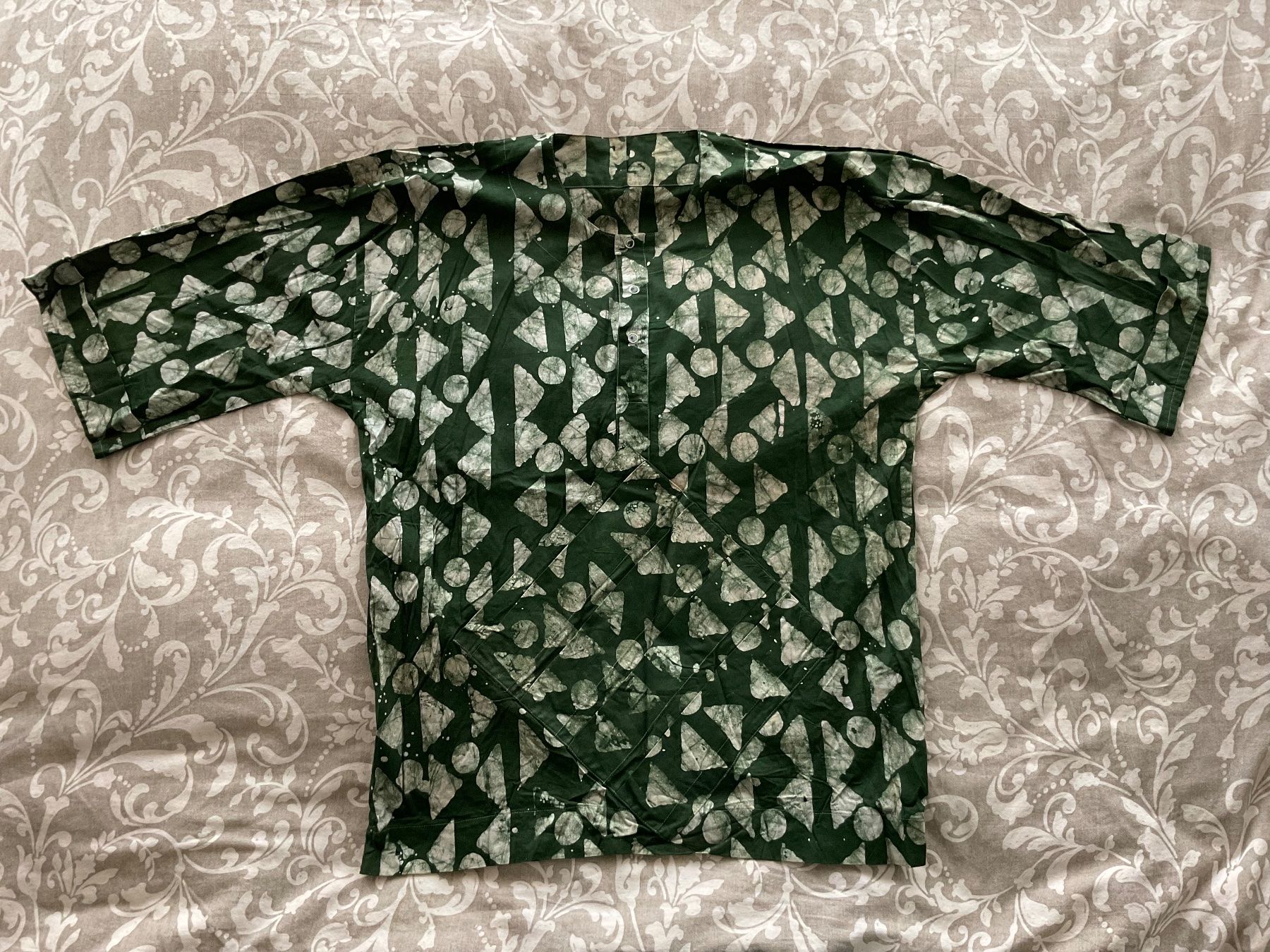 Blusen: Bluse afrikanisch Gr 40-42 – Gebraucht aus Rümlang von euqinom16