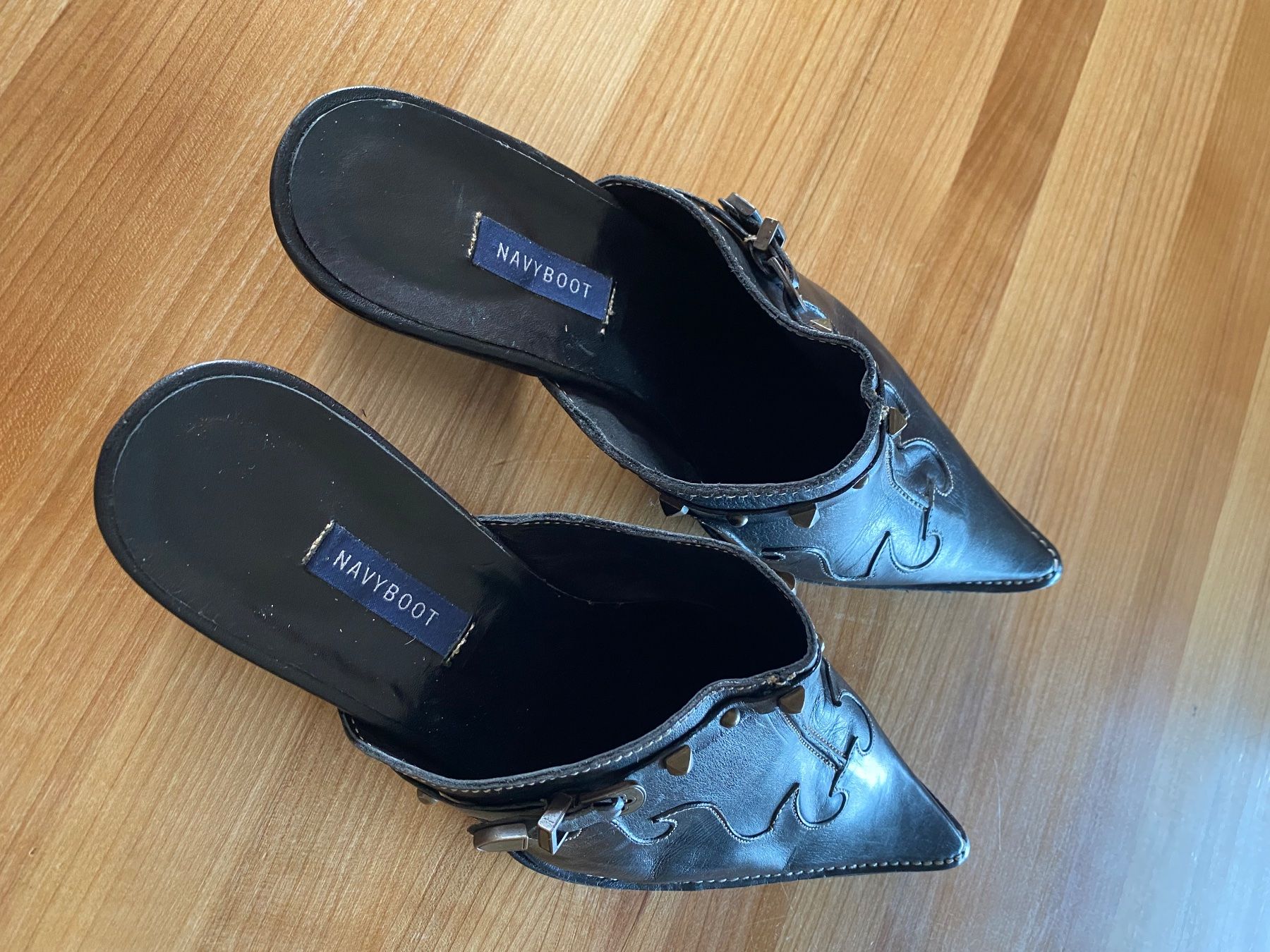 Navyboot Damenschuhe: NAVYBOOT Leder Pantolette Gr40 Cowboy Stile – Gebraucht aus Steinmaur von Mutten10 3