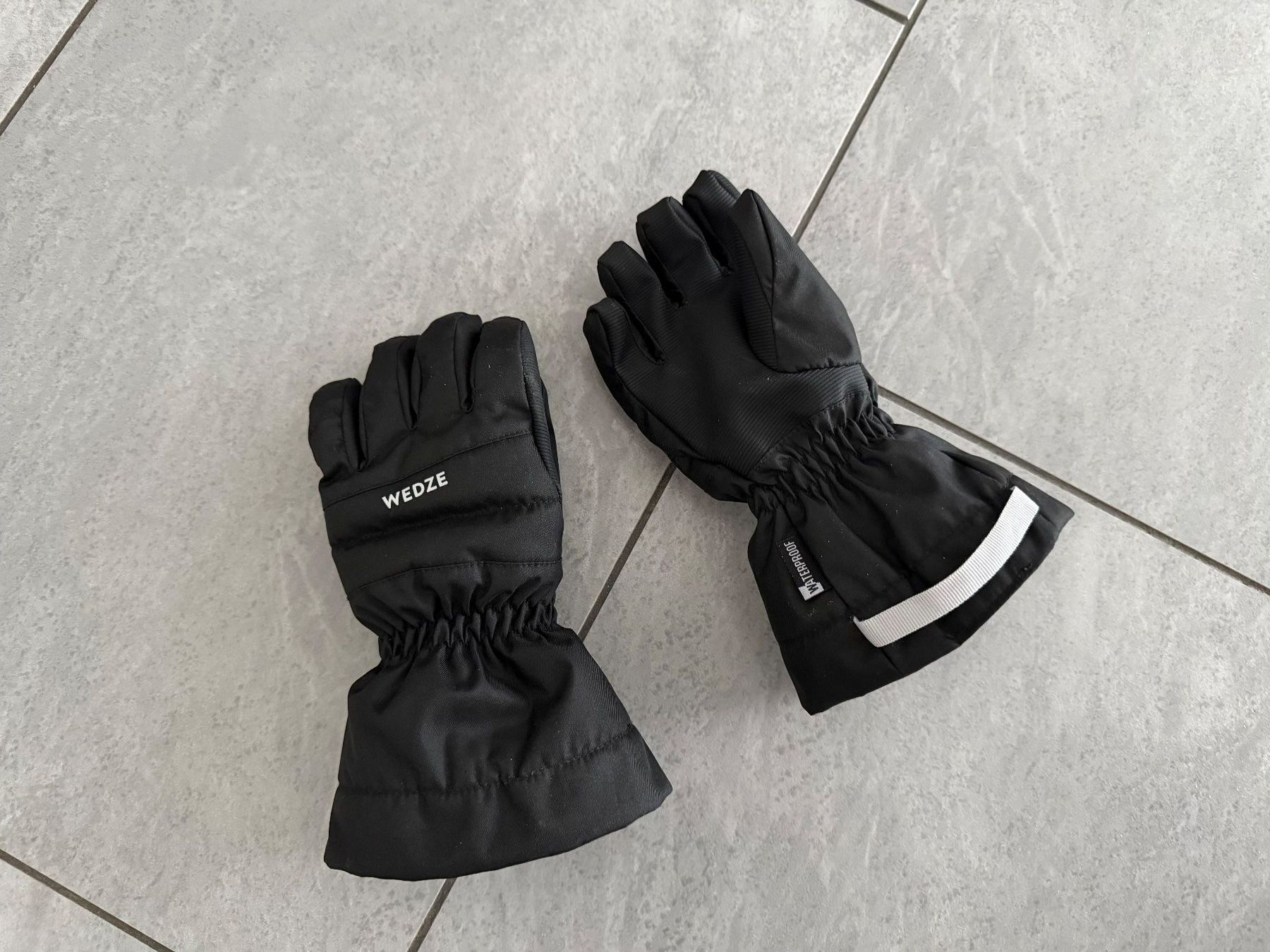 Guanti: Skihandschuhe Kinder - Wedze – Usato da Bülach venduto da Loredana13 1