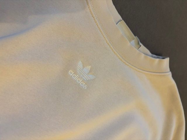 Adidas Pulls & Sweat-shirts: Felpa Adidas – D'occasion à Binningen par son_x7yt