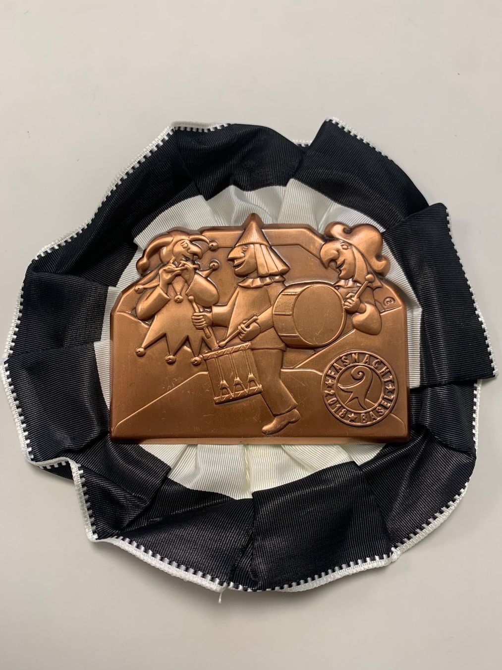 Basler Placchette & Badge: Basel Zugsplakette Kupfer 2018 – Usato da Basel venduto da fasnachtsoutlet1965