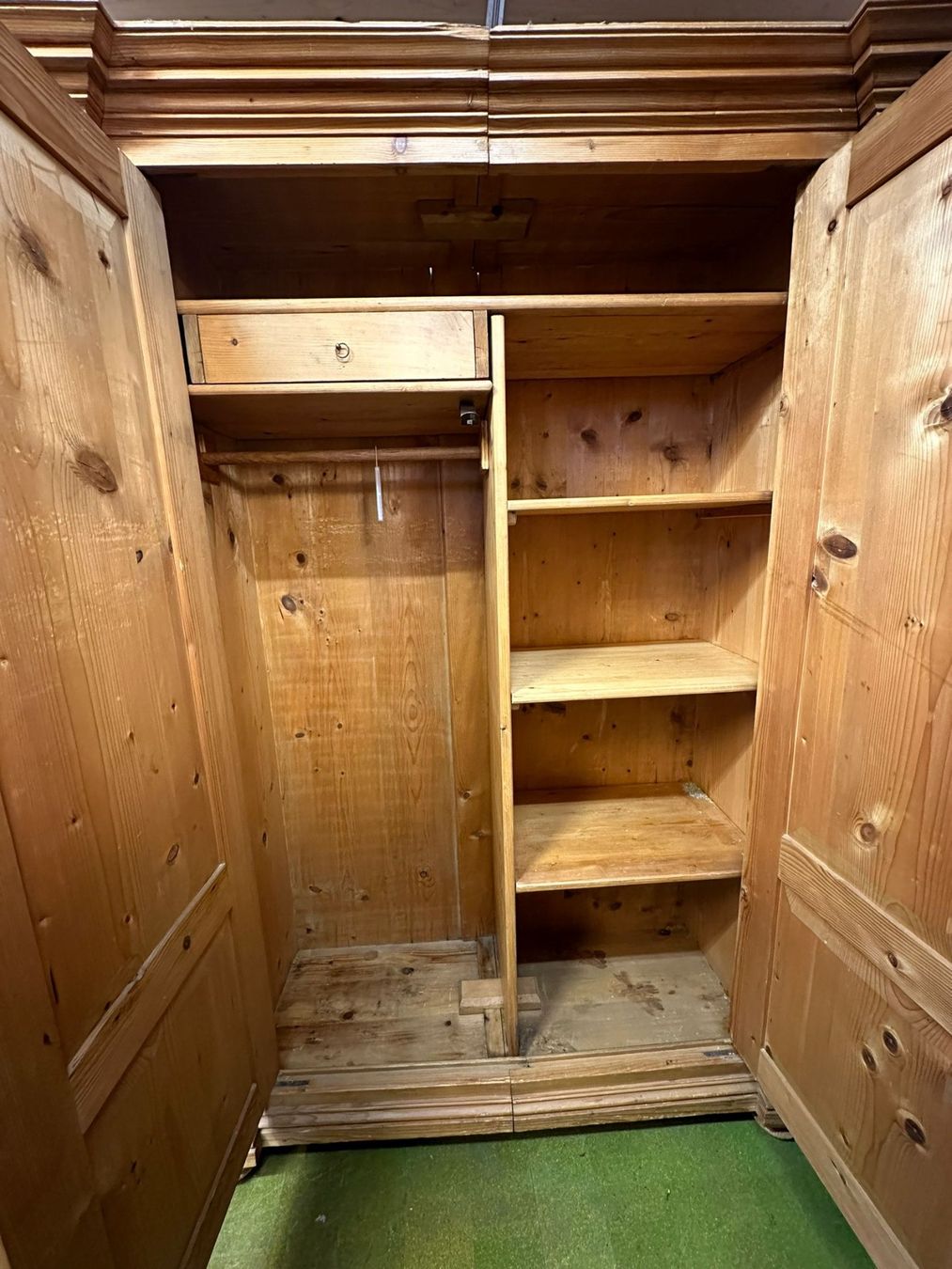 Schränke: Jugendstil Schrank – Gebraucht aus Zürich von giu_9g6j 2