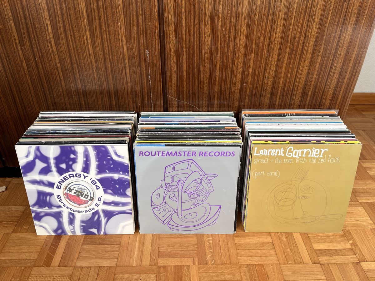 Dischi in vinile: 209 vinyles techno/ Hardtrance années 90 – Difettoso da Lausanne venduto da ant_68z8