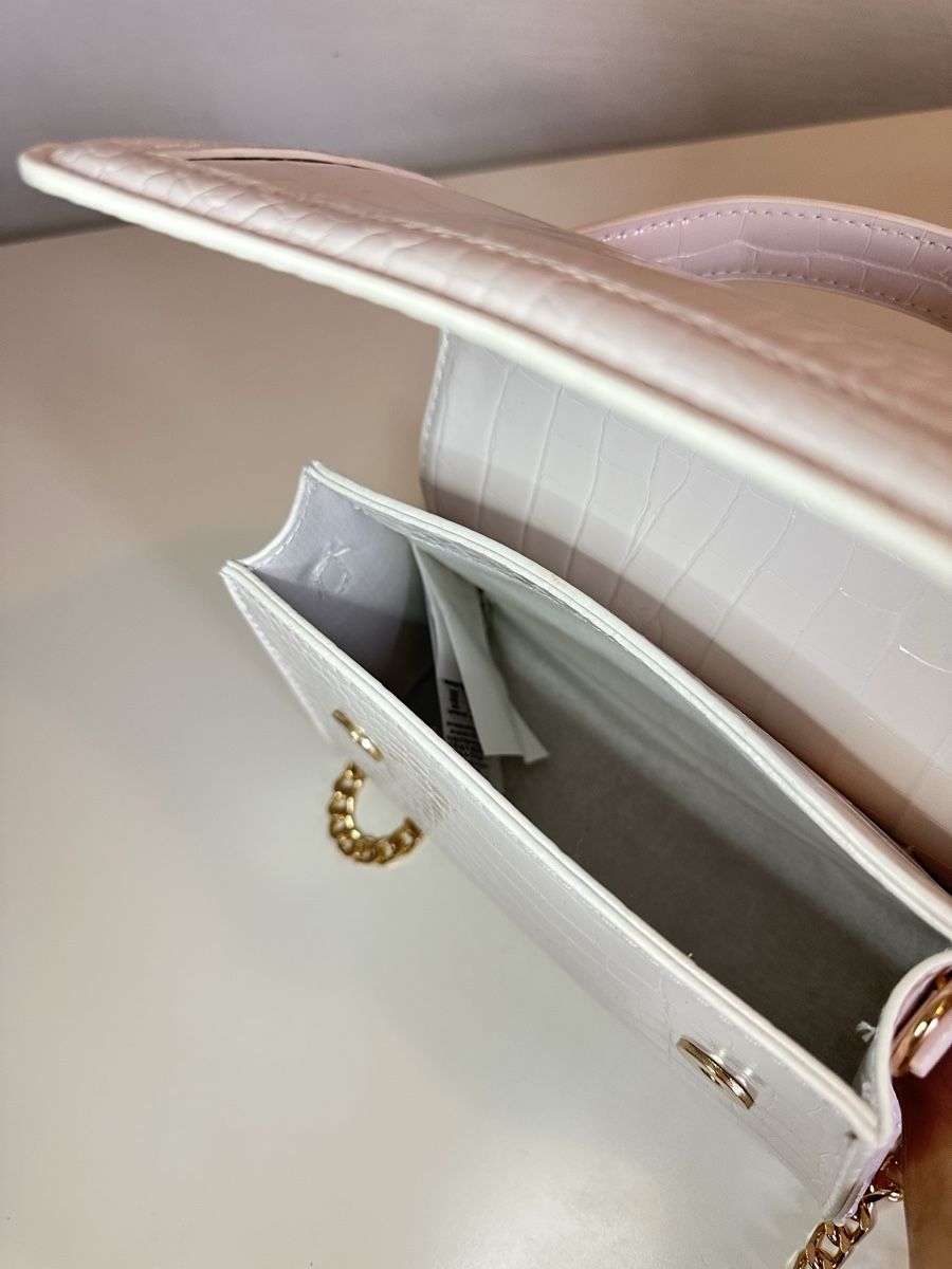 Borse da donna: Kleine weisse Tasche – Nuovo (secondo la descrizione) da Uetikon am See venduto da jael_87 3