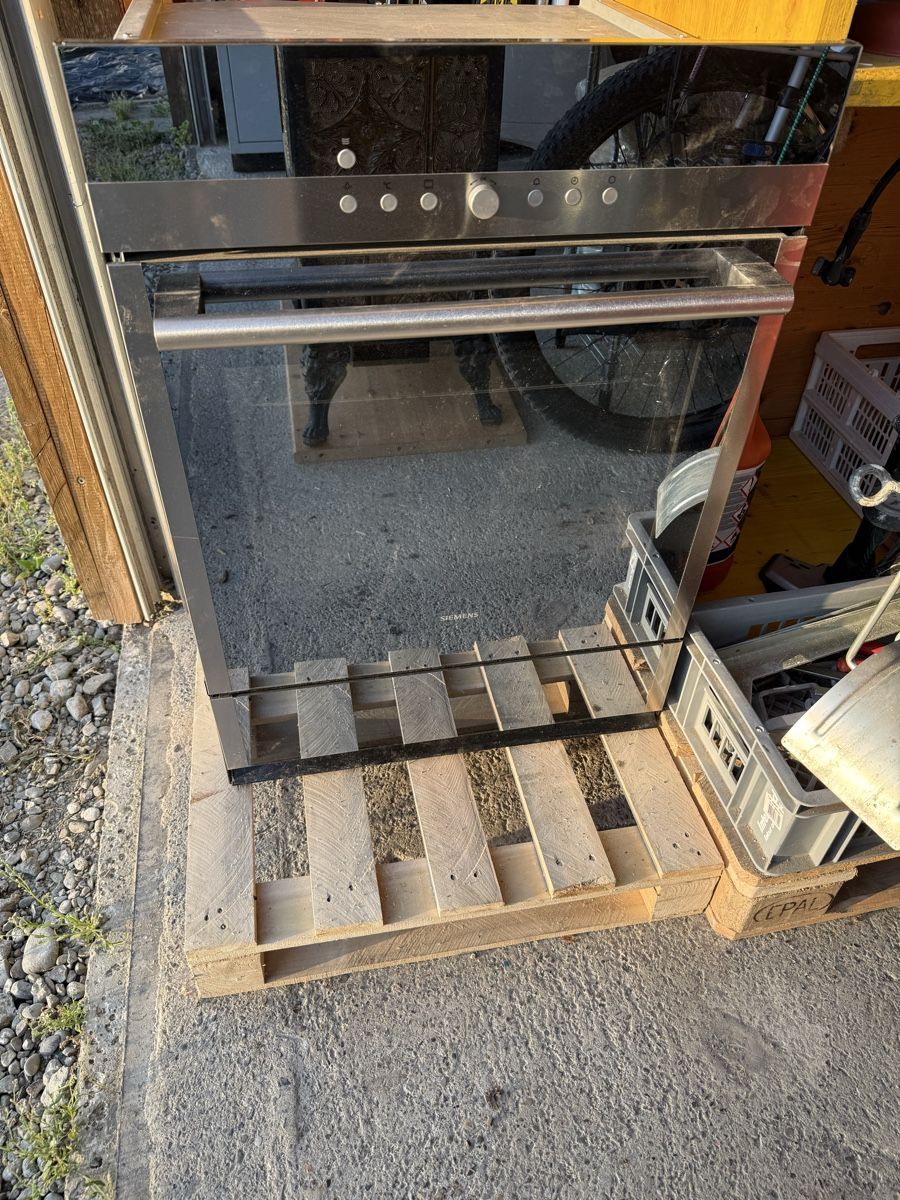 Siemens Forni: Backofen Siemens 55cm – Usato da Root venduto da Luigia713
