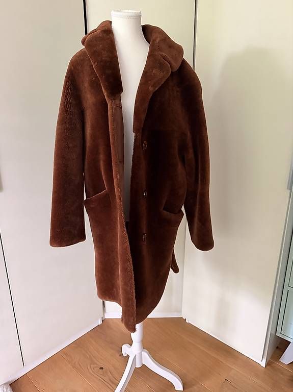 Mäntel: Prada Lammfell Mantel – Neu und originalverpackt aus Adligenswil von TST04