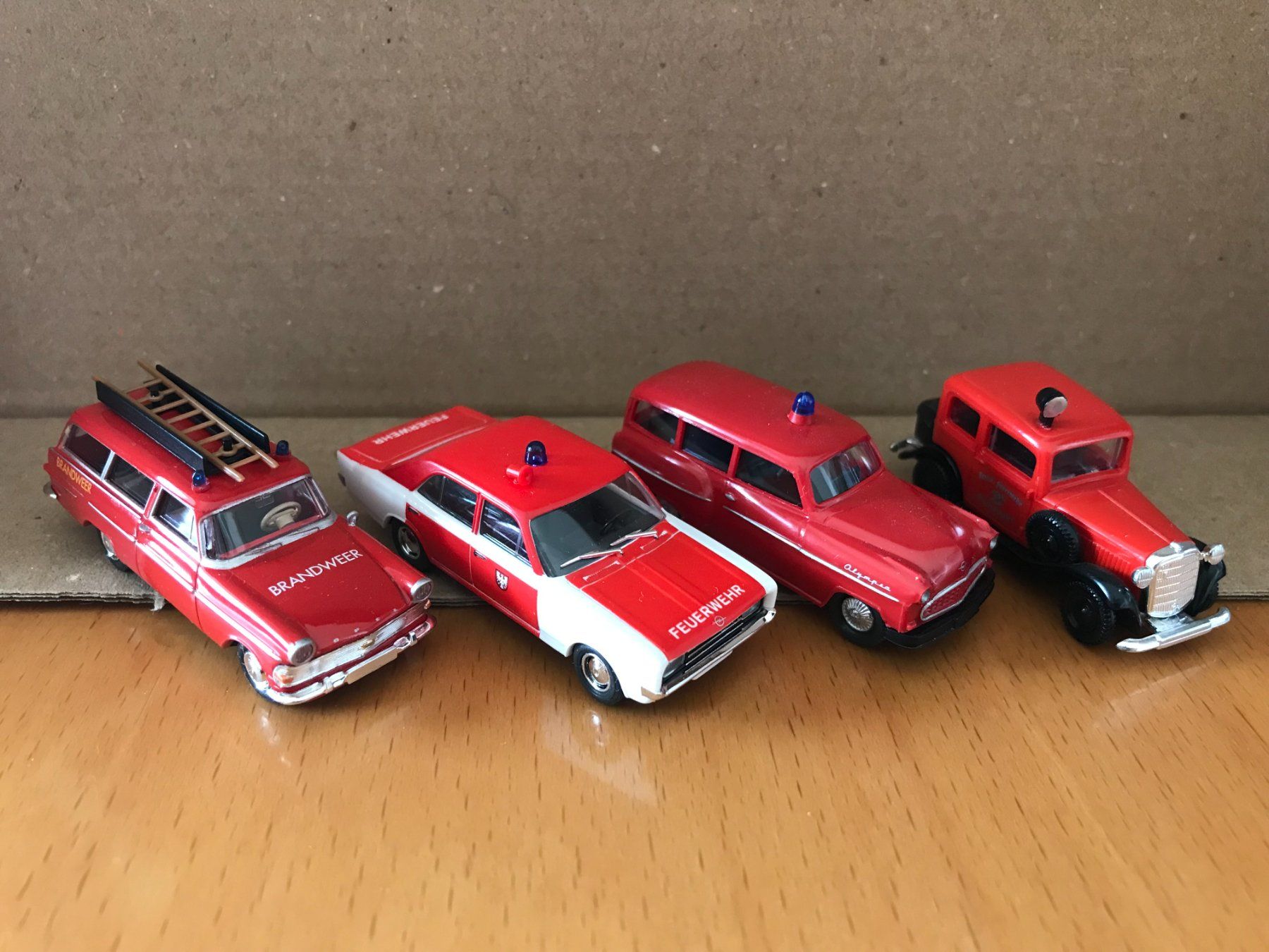 Modellini d'auto: 4x Opel Auto Feuerwehr – Usato da Luzern venduto da mey_s13