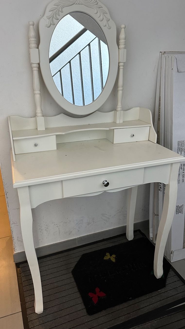 Ikea Schminktische: Ikea Schminktisch – Gebraucht aus Rutschwil - Bänk von Rahel6