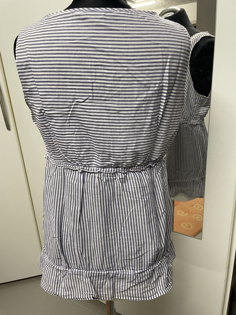 Lotti di vestiti: 4 Sommer Damen T-Shirts, GUESS, ESPRIT – Usato da Urdorf venduto da Anassor 4
