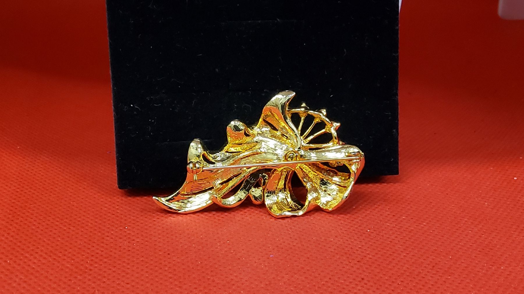 Broschen & Nadeln: Vintage brosche mit Perlen und Strass, sehr edel – Gebraucht aus Herisau von Nluanalucas 1