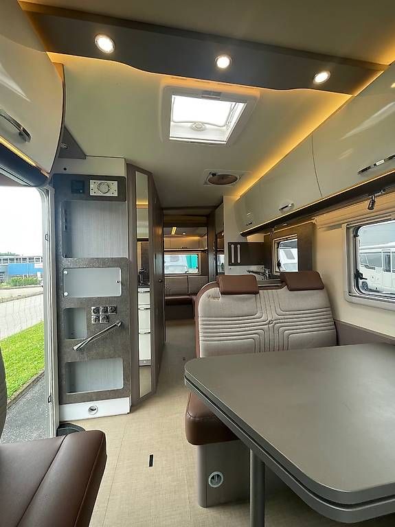 Veicoli da campeggio: Bürstner Lyseo TD 744 Harmony – Usato da Langenthal venduto da Reisemobil01 3