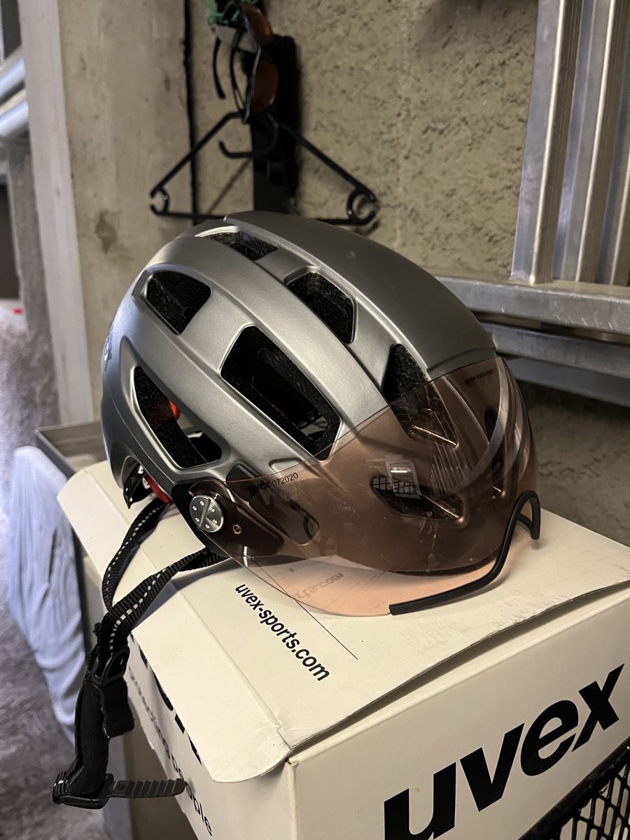 Uvex Caschi: UVEX Velohelm mit Visier – Usato da burgdorf venduto da sasonoti 1