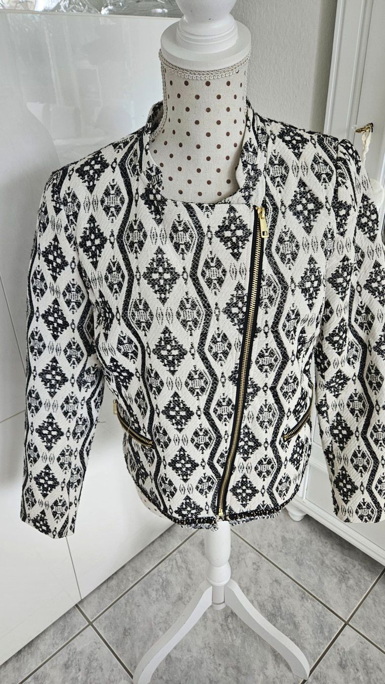 H&M Jacken: gemusterter Blazer Schwarz/Weiss mit Gold Grösse 42 – Gebraucht aus Gossau ZH von fashiontwo