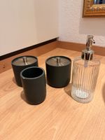 4er Set Aufbewahrungsbehälter mit Seifenspender, schlicht
