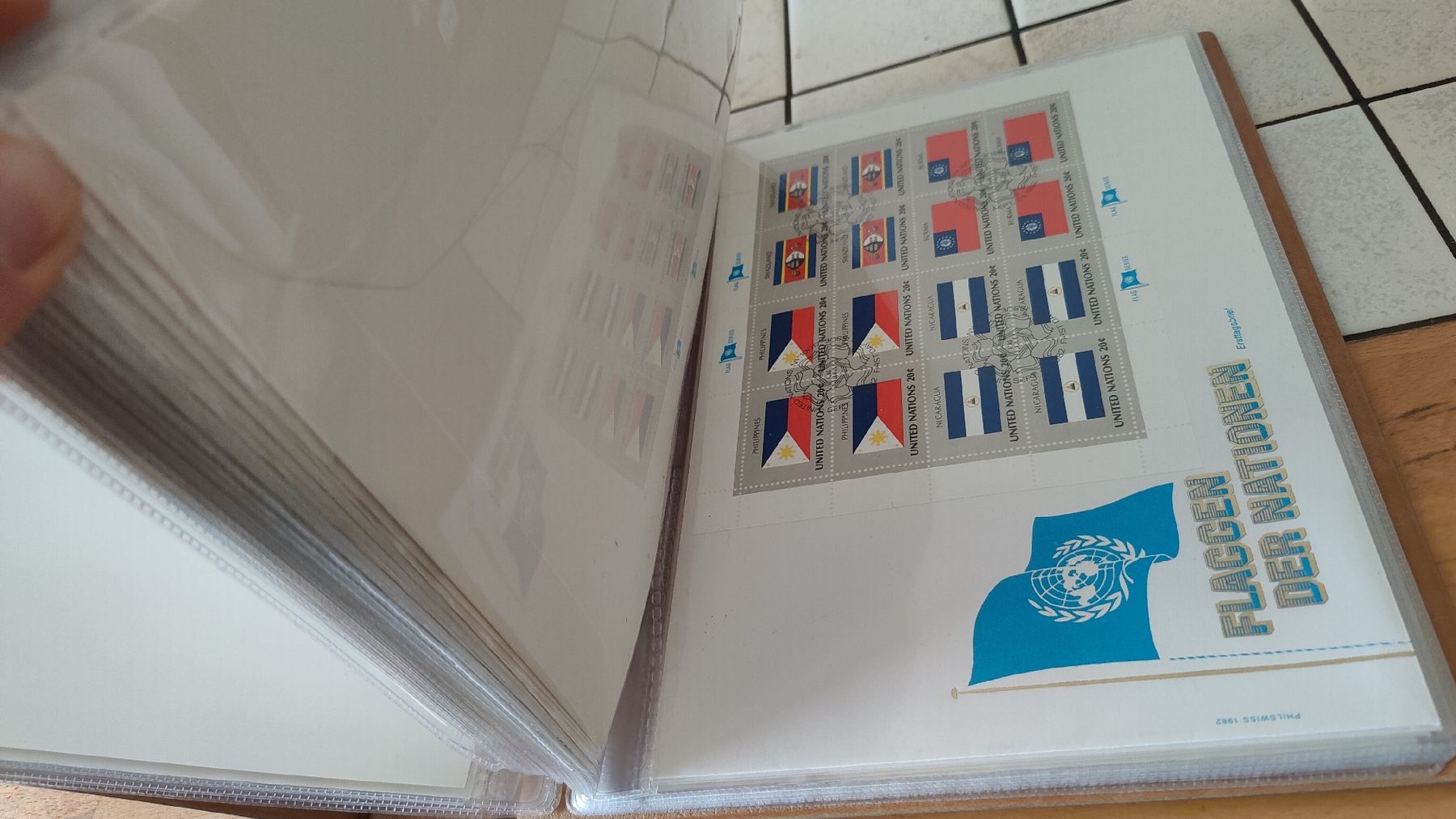 Album: Unicef UNO Flags Sammlung, Genf (L15) – Usato da Neuenhof venduto da bro_9zsg 5