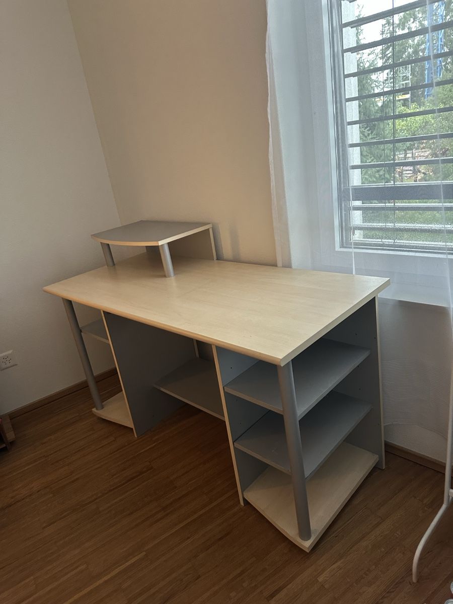 Scrivanie: Computertisch mit Ablagefächern Holzoptik grau gebraucht – Usato da Uster venduto da 750_d77k