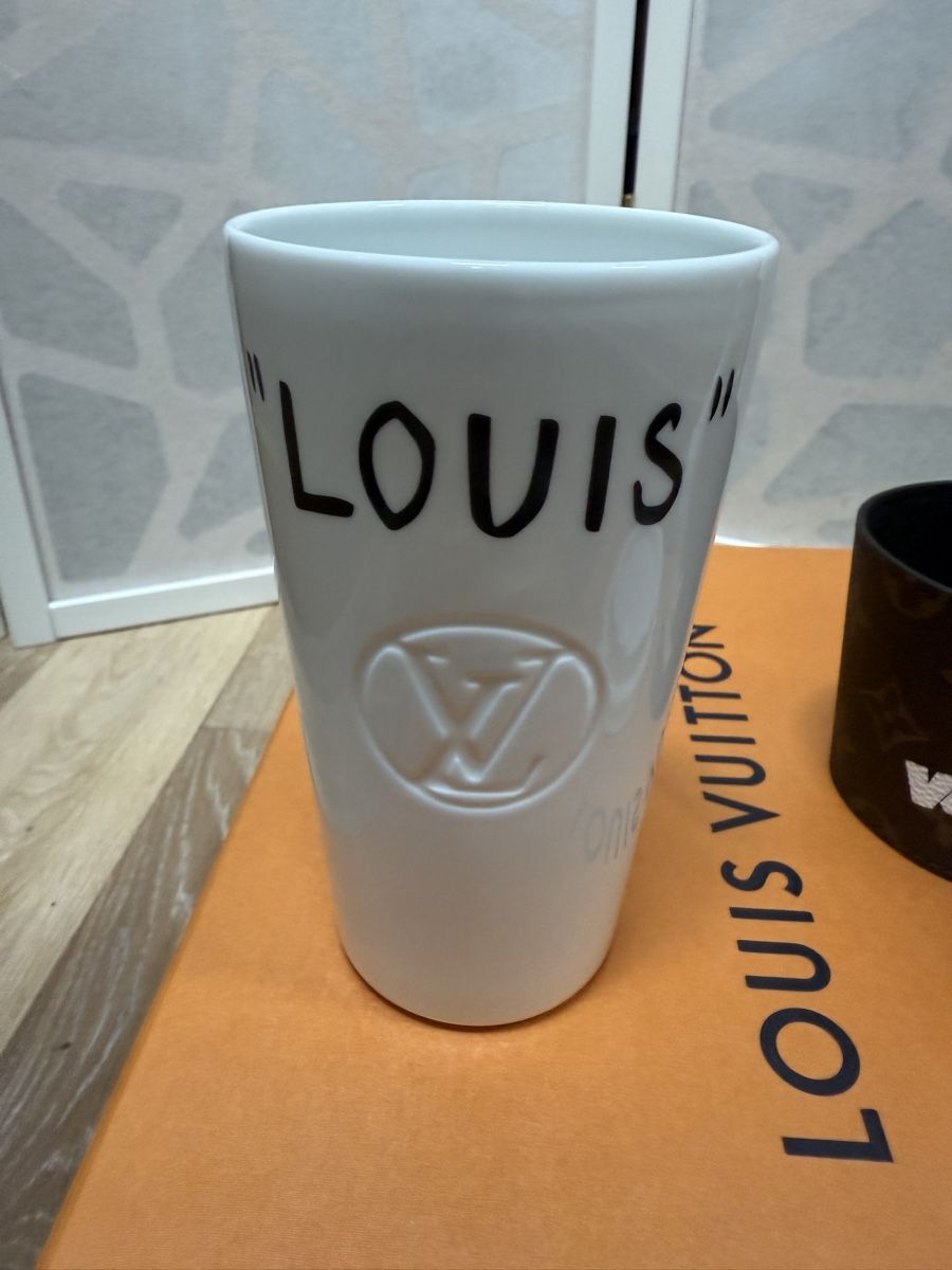 Louis Vuitton Tazze: Louis Vuitton NEW ceramic mug Set with monigram – Nuovo e nell'imballaggio originale da Grund b. Gstaad venduto da PlageNeige 5