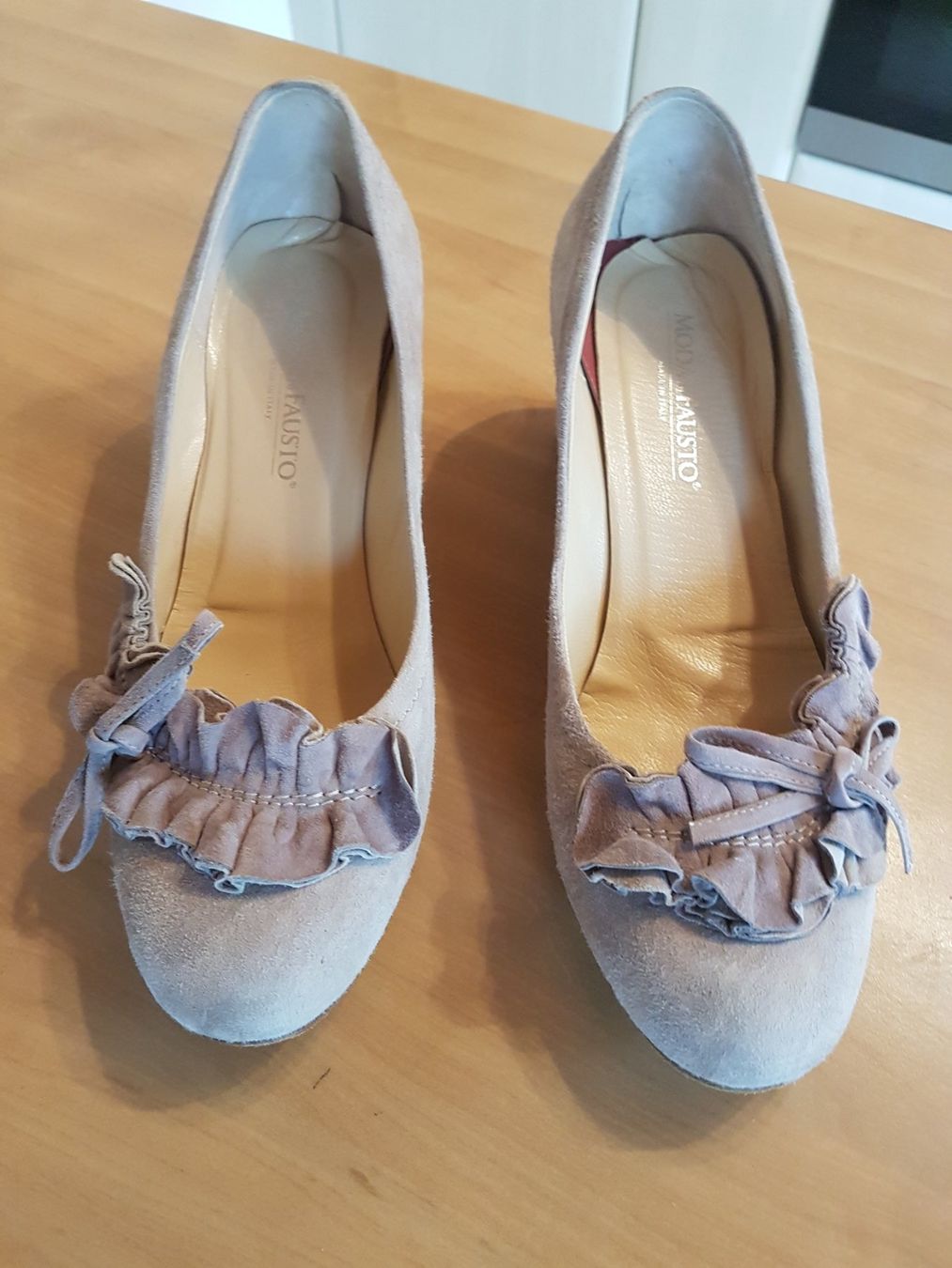 Damenschuhe: Chaussures daim talon compensé marque Moda di Fausto 39.5 – Gebraucht aus Villiers von san_jn5w