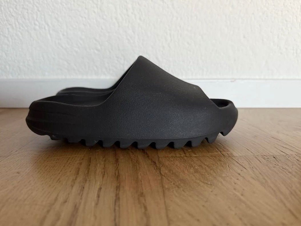 Adidas Scarpe da uomo: Adidas Yeezy Slides – Usato da Wallisellen venduto da mirja.02 1