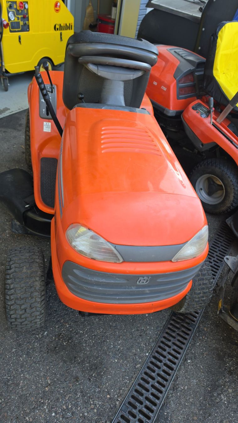 Husqvarna Rasenmäher: Rasenmäher HusqvarnaLT 12.5 – Gebraucht aus Rain von Fafan069 3