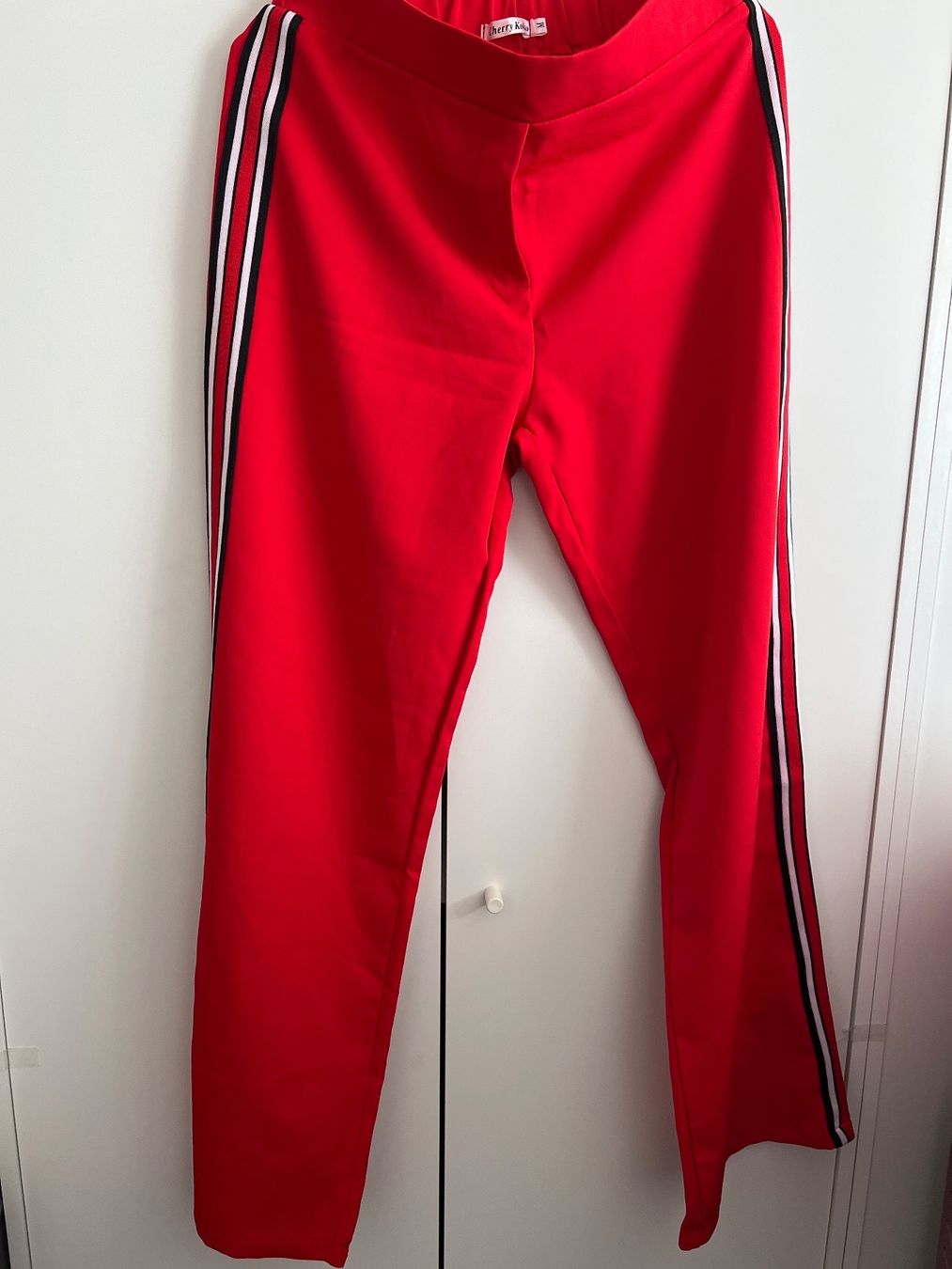 Pantaloni: Pantalon rouge taille M – Nuovo (secondo la descrizione) da Renens VD venduto da sar_bwz5