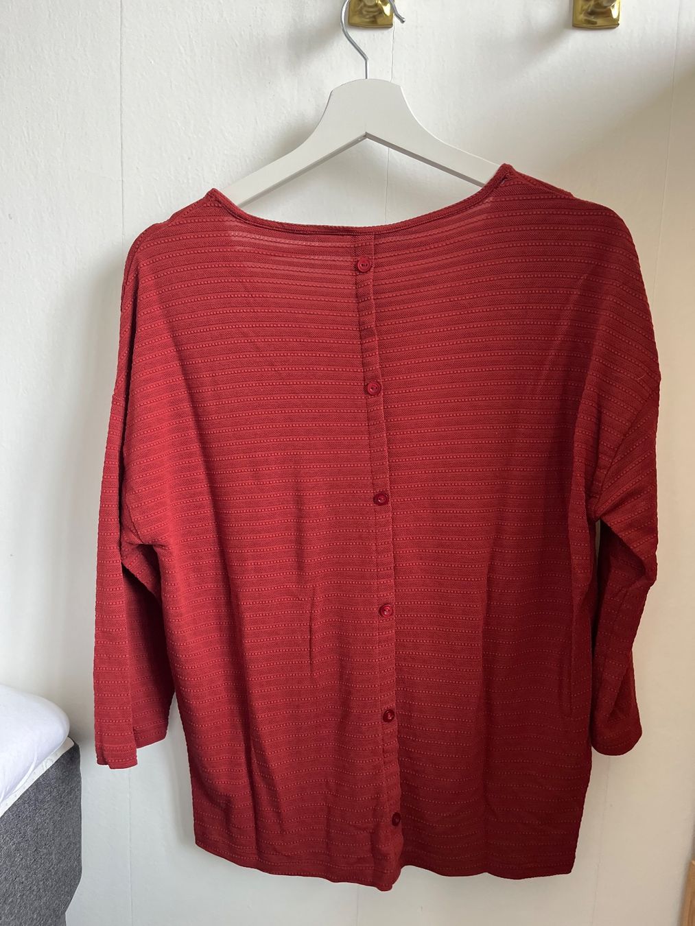 Maglioni & Felpe: Rotes Langarmshirt – Usato da Gondiswil venduto da kaj_26vz 1