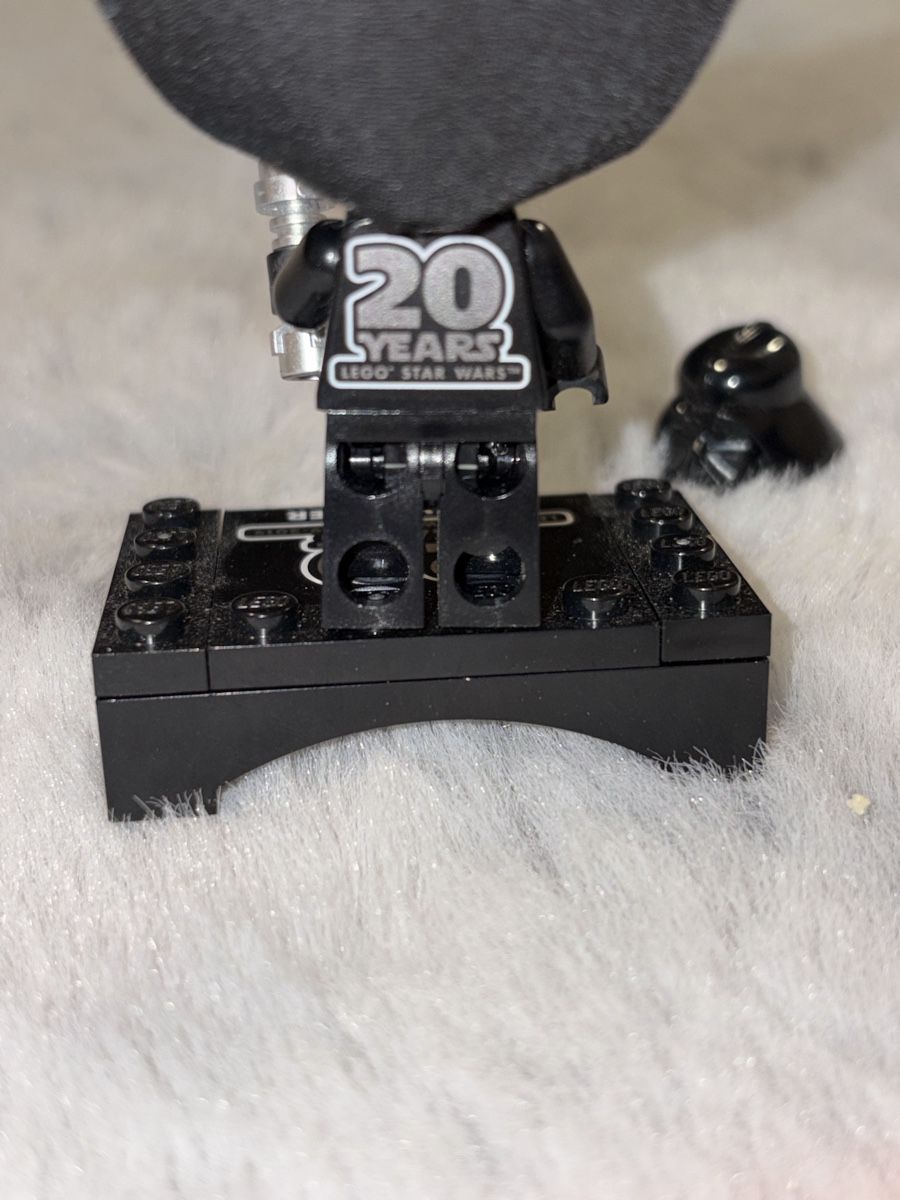 Lego Statuette: Lego Star Wars Darth Vader 20 Years Figur – Usato da Grosshöchstetten venduto da Tobias.David 1
