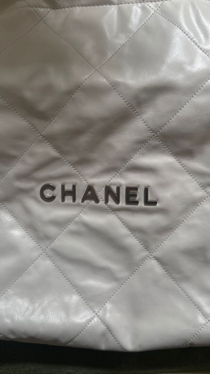 Chanel Borse da donna: Chanel 22 white medium bag – Usato da Genève venduto da val_5jbf 2