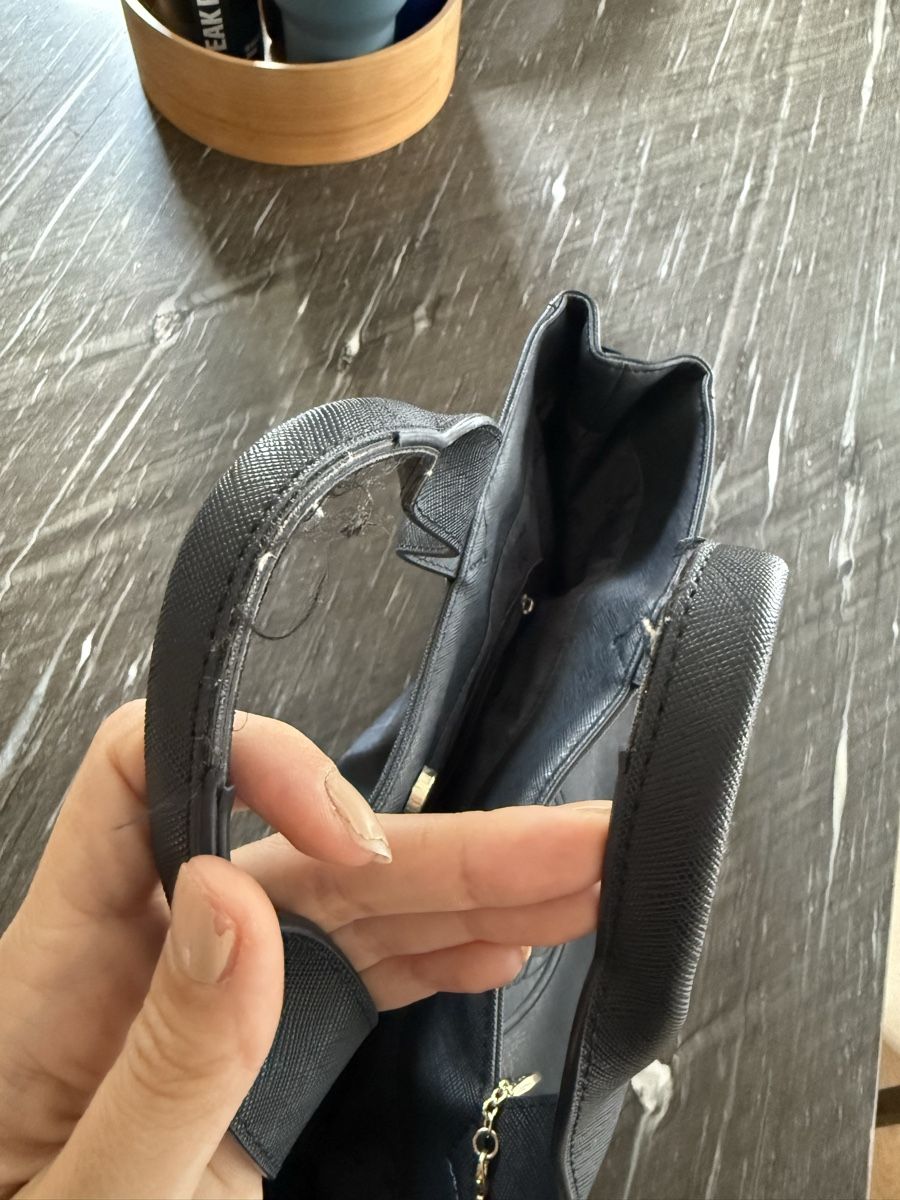 Armani Borse da donna: Armani Jeans leather bag – Usato da Zürich venduto da sas_5f2h 1