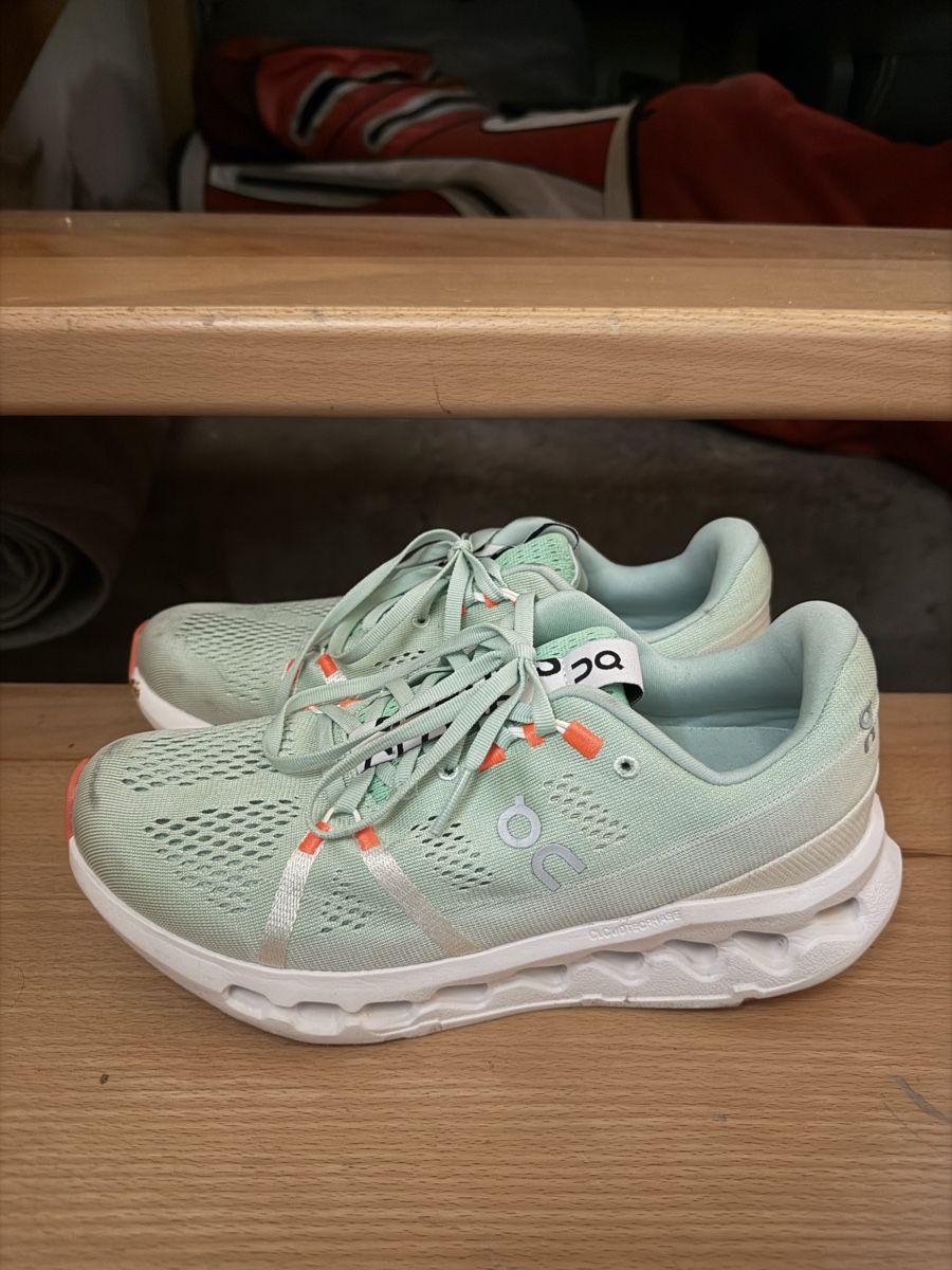 On Scarpe da uomo: On Cloud Laufschuhe 40  – Usato da Appenzell venduto da samirakeller 1