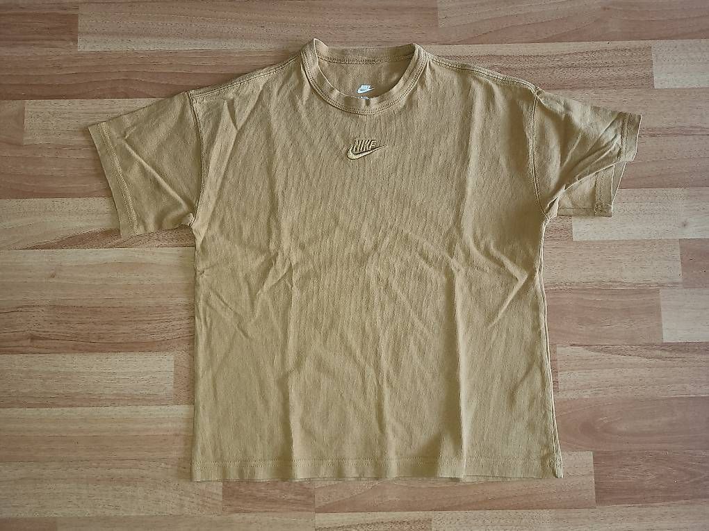 T-Shirts: NIKE T-Shirt Grösse M – Gebraucht aus Pfungen von meierda89