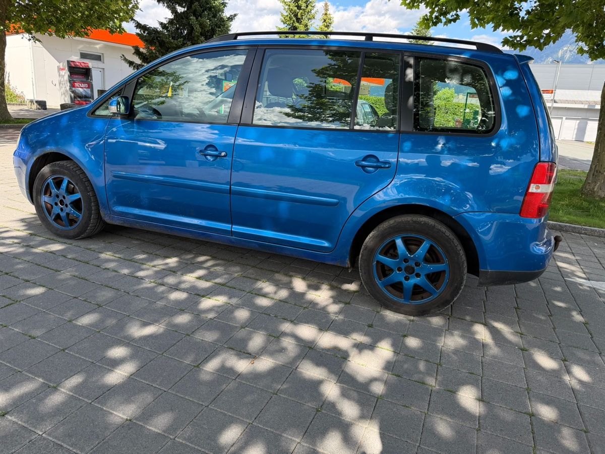 VW Autos: Touran 2.0 d 7 platz – D'occasion à Buchs SG par mef_78tr 2