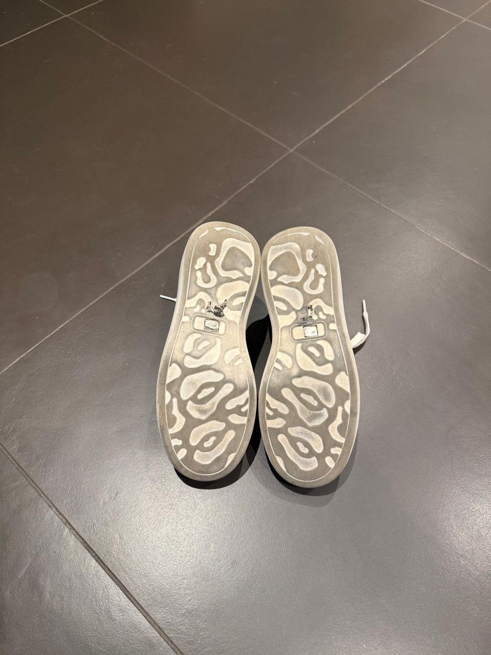Damenschuhe: Sneakers – Gebraucht aus Bäch SZ von nonobscura 2