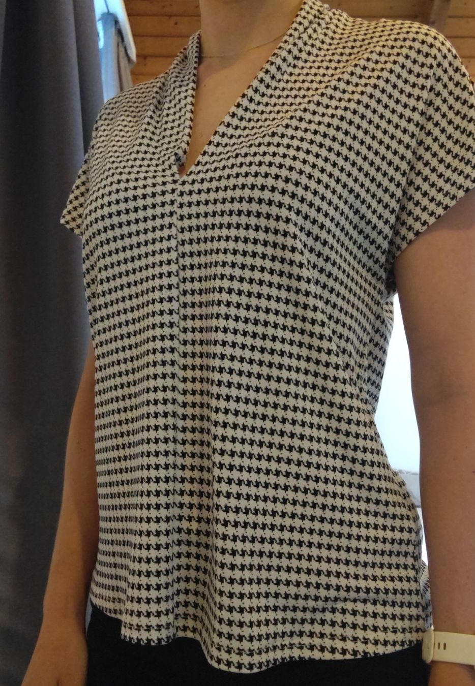 H&M Top: Oberteil Kurzarm Damen Businesslook – Nuovo (secondo la descrizione) da Wil SG venduto da neon.111 2